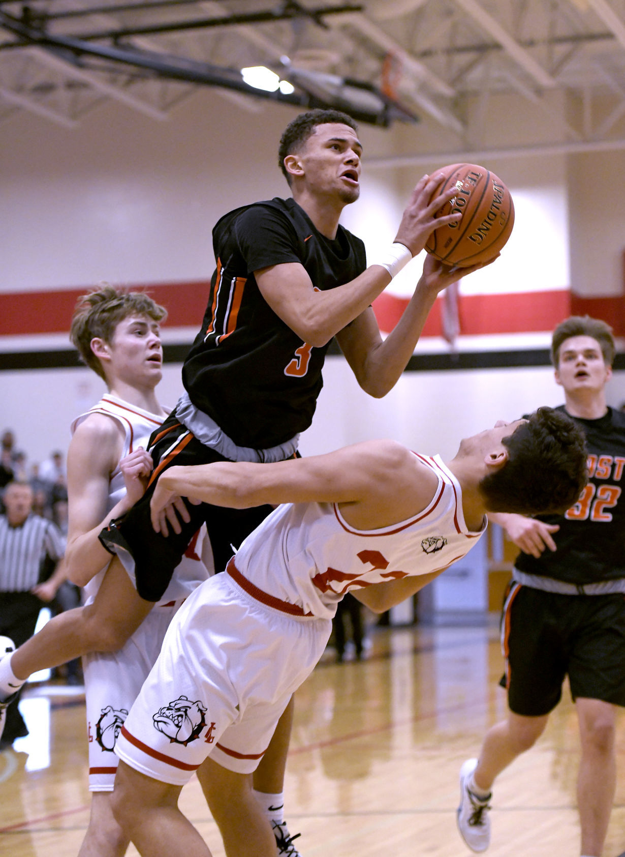 Le Mars hosts Sioux City East